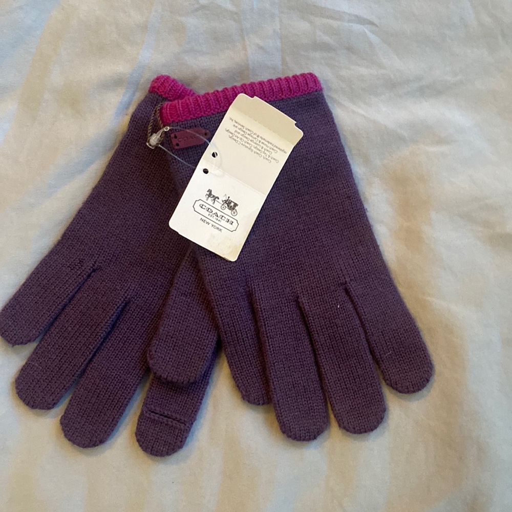 Coach wool purple gloves